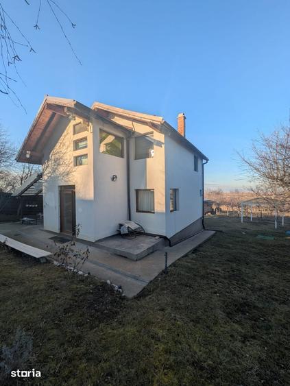 Casă cu 4 camere cu Teren 1750 Mp în Central