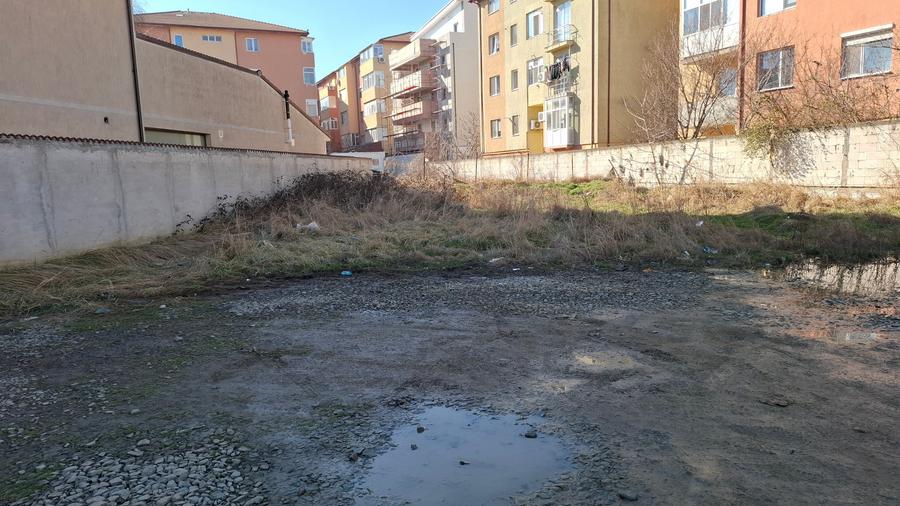 Teren Construcții intravilan de 840 mp, în Kamsas