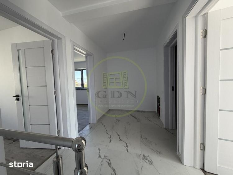 Casă cu 4 camere cu Teren 350 Mp în Șimnicu de Sus