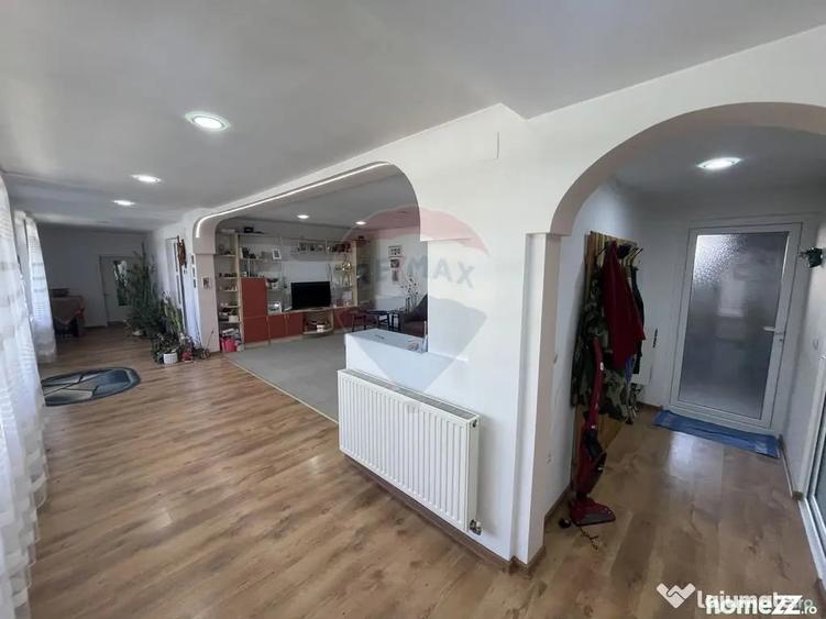 Casă cu 3 camere cu Teren 900 Mp în Roșioara