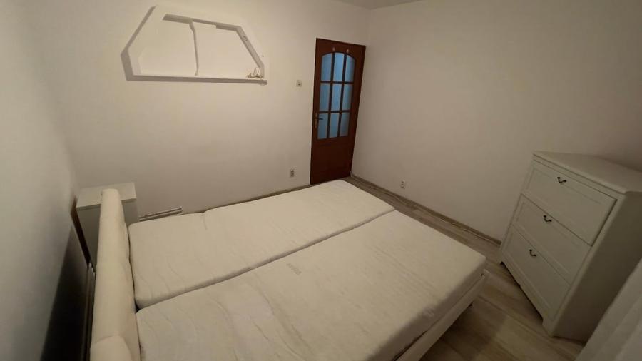 Apartament cu 3 camere decomandat, mobilat în Soarelui