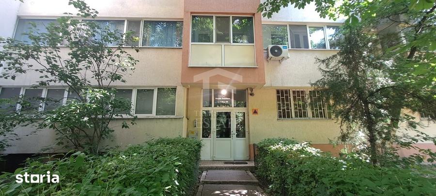 Apartament cu 3 camere în Tineretului