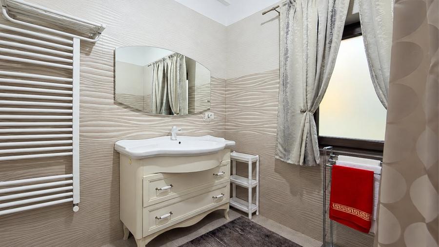 Casă individuală cu 5 camere cu Canalizare în Cumpăna