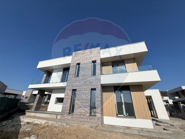 Casă individuală cu 5 camere cu Teren 600 Mp în Dealuri Oradea