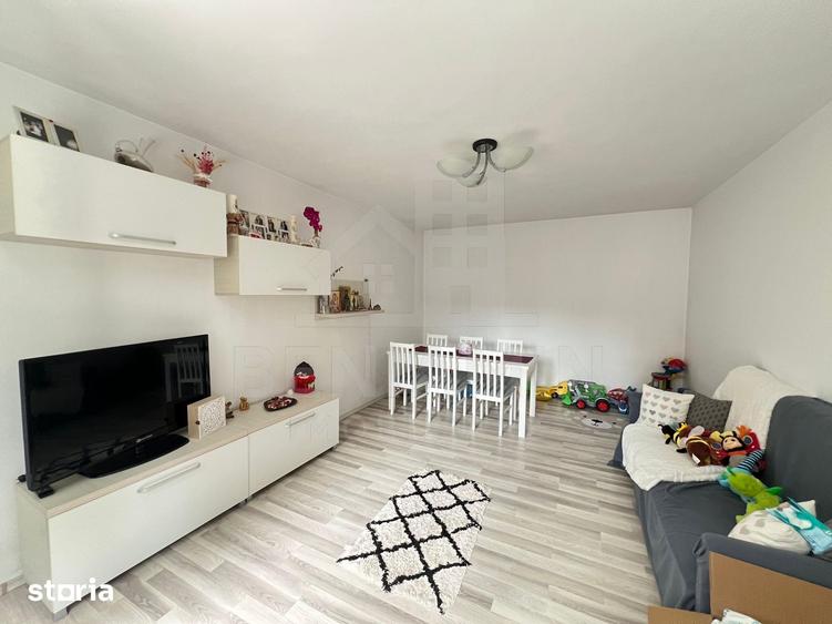 Casă cu 8 camere cu Teren 1100 Mp în Central