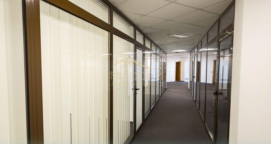 Birou, de 21.739999771118 mp, în Băneasa