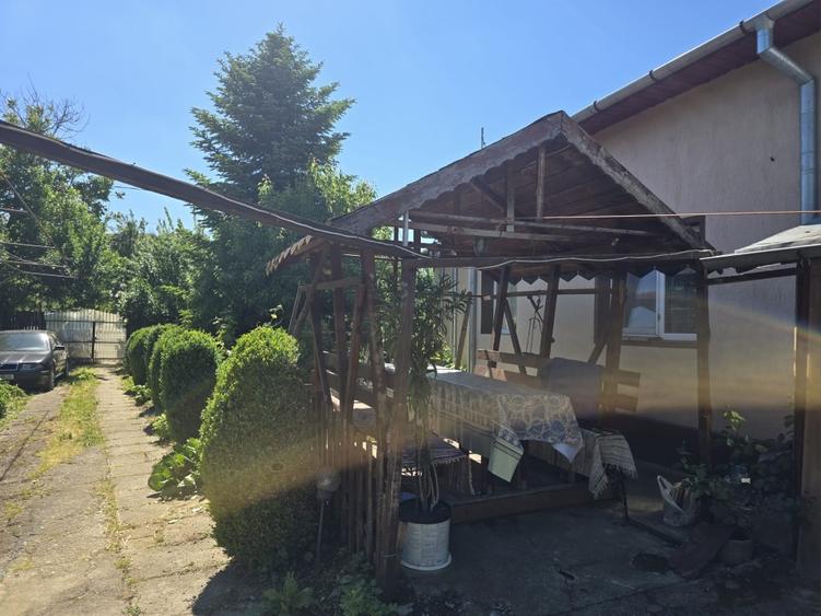 Casă individuală cu 4 camere cu Teren 2100 Mp în Radovanu