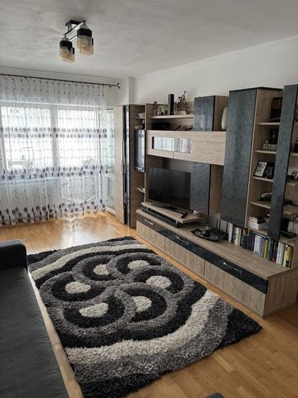 Apartament cu 2 camere decomandat în Buzaului