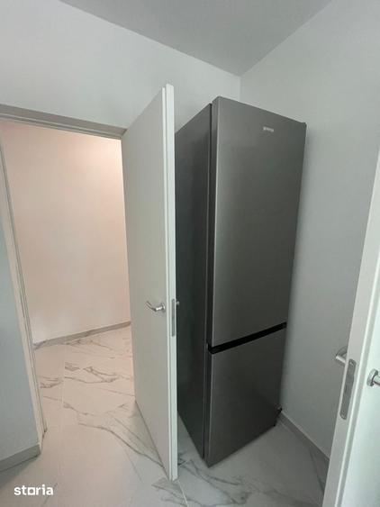 Apartament cu 3 camere semidecomandat în Drumul Taberei