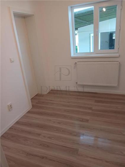 Duplex cu 4 camere cu Canalizare în Plopi