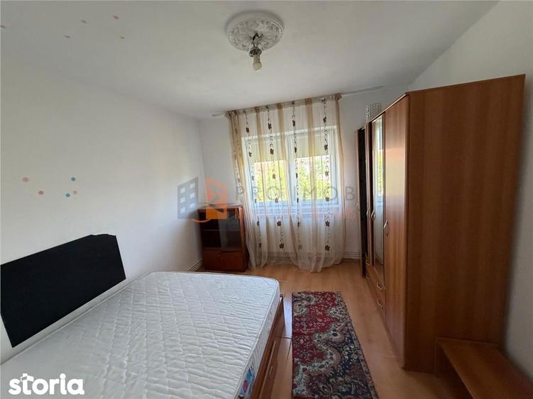Apartament cu 2 camere semidecomandat, mobilat în Central
