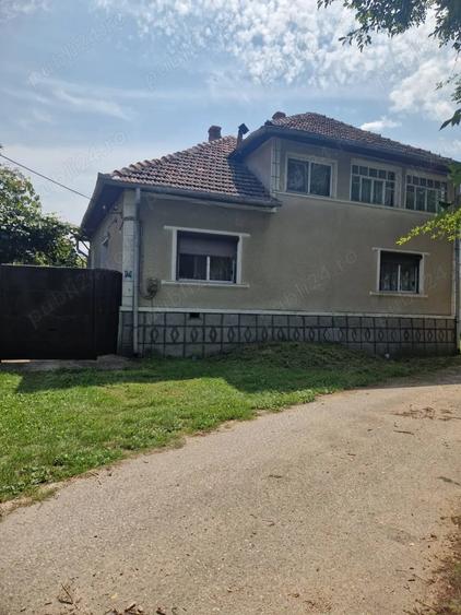 Casă cu 3 camere în Lunca
