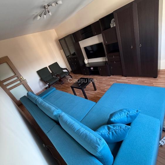 Vând apartament cu 2 camere decomandat, direct proprietar
