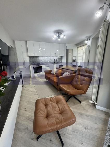 Apartament cu 4 camere decomandat, mobilat în Decebal