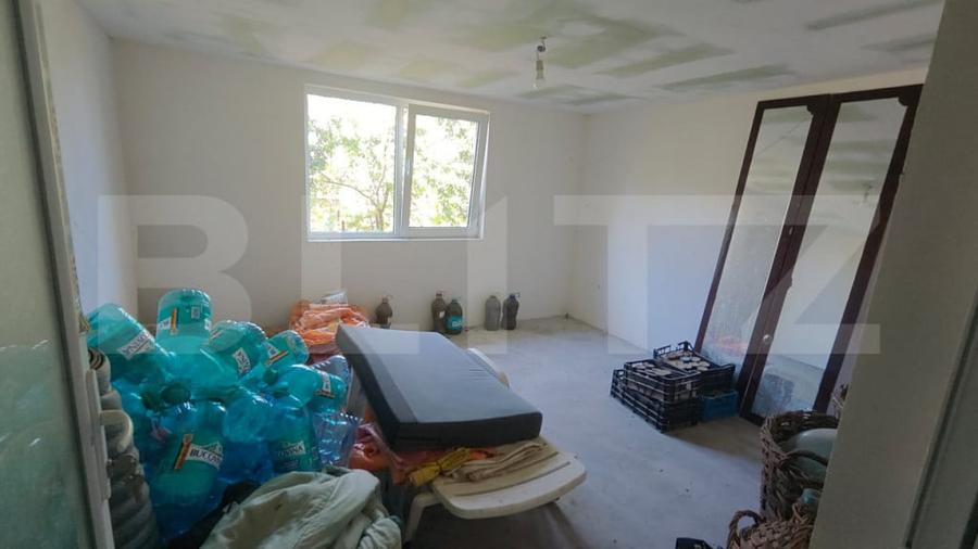 Casă cu 5 camere cu Teren 2200 Mp în Dobra