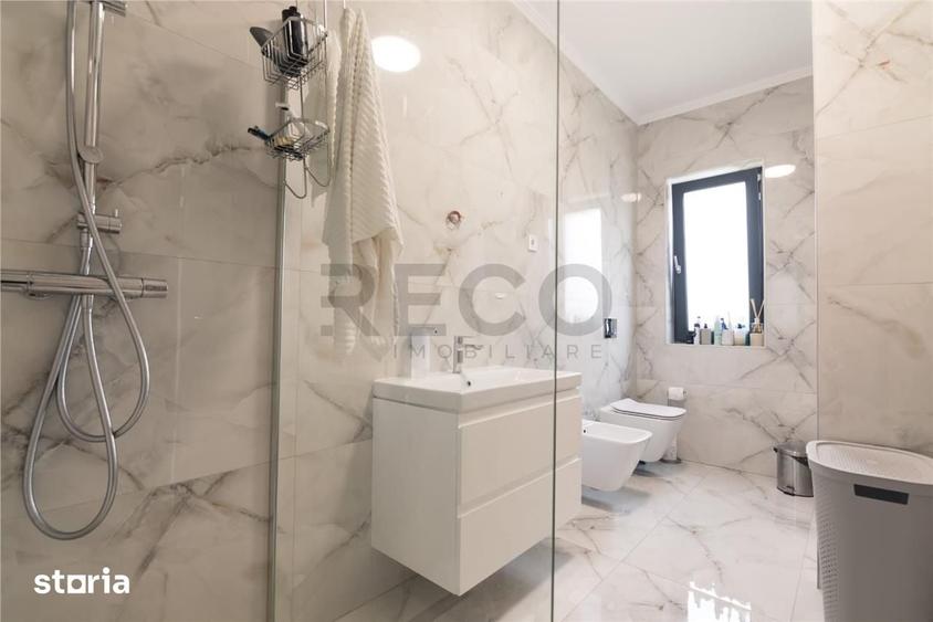 Casă cu 4 camere cu Teren 490 Mp în Central