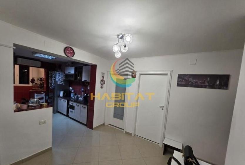 Apartament cu 4 camere semidecomandat, mobilat în Apărătorii Patriei