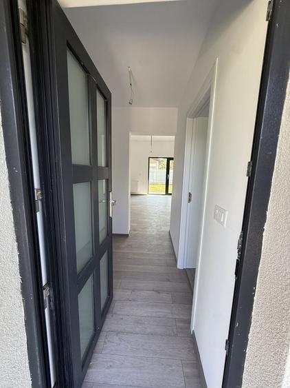 Casă cu 3 camere cu Teren 460 Mp în Lilieci