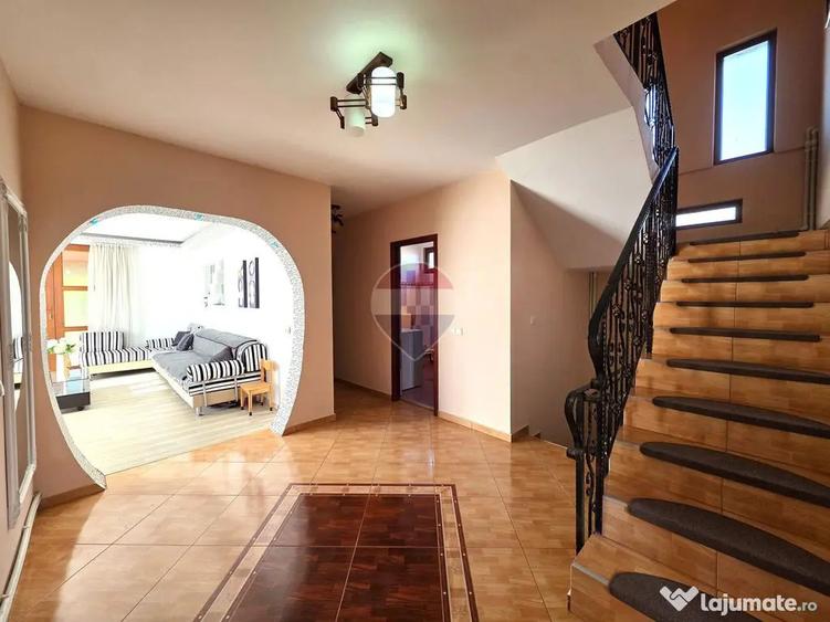 Casă cu 5 camere cu Teren 950 Mp în Cândești