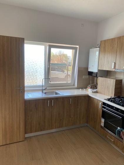 Duplex cu 4 camere cu Canalizare în Dumbrăvița