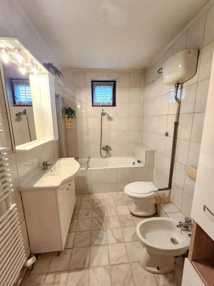 Casă cu Teren 800 Mp în Central