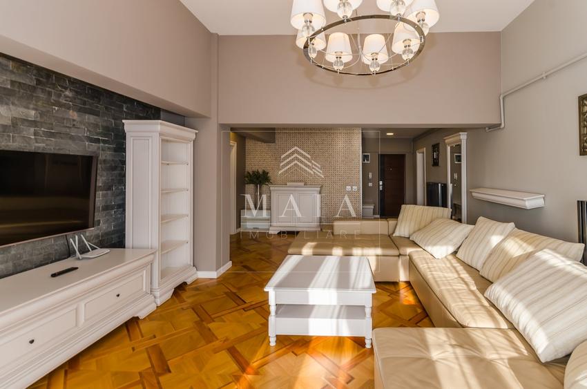 Penthouse cu 4 camere decomandat în Mihai Viteazul
