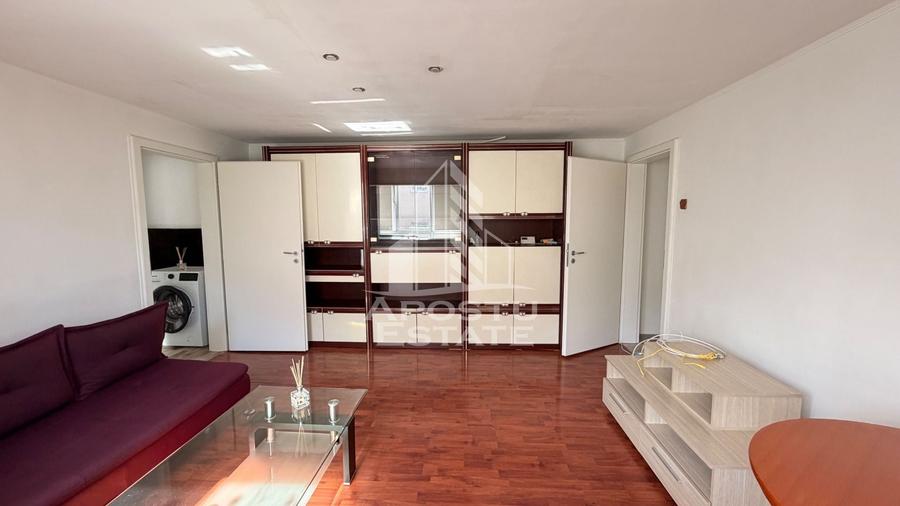 Apartament cu 3 camere semidecomandat, mobilat în Șagului