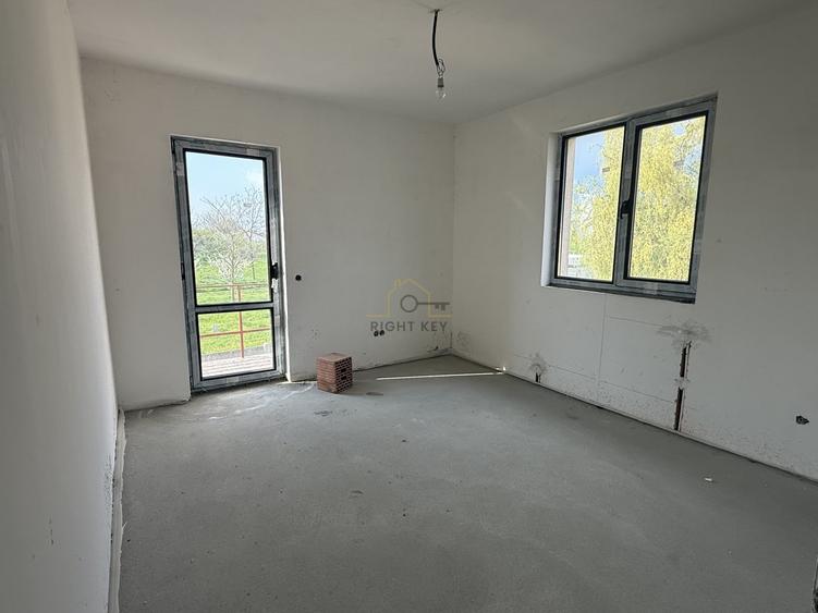 Duplex cu 4 camere cu Canalizare în Dragomirești-Vale