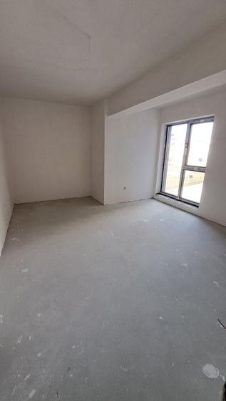 Apartament cu 3 camere decomandat în Jiului