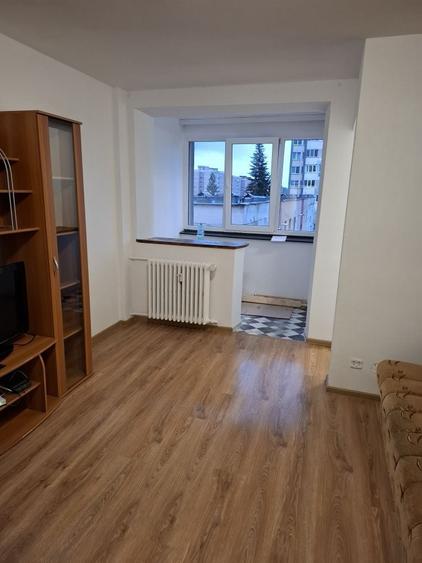 Inchiriez garsoniera zona Astra Brasov str. Soarelui nr 3 - 7