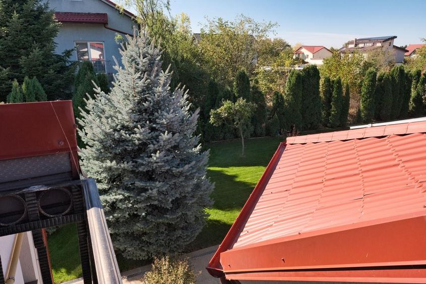 Casă individuală cu 10 camere cu Canalizare în Central