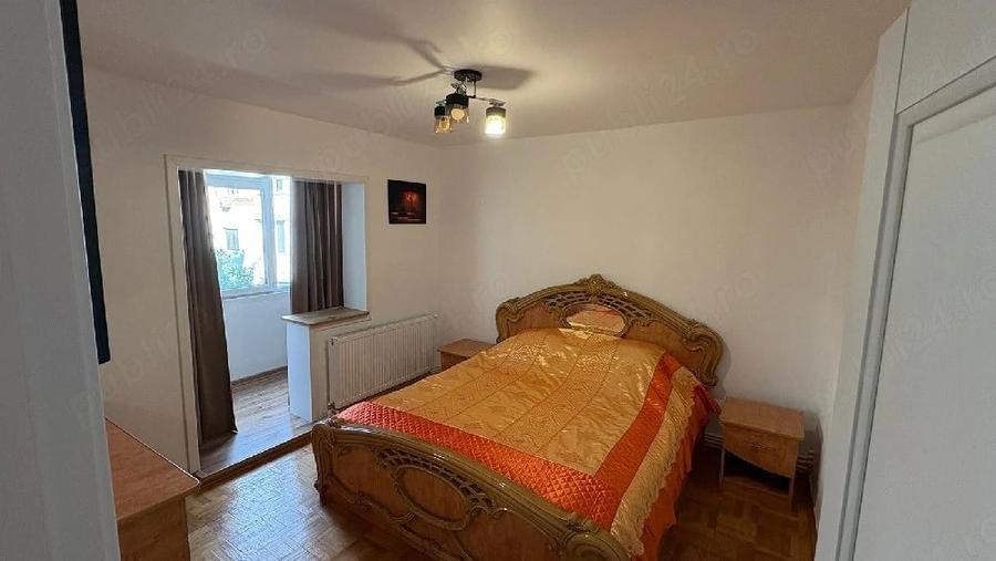 Apartament cu 2 camere decomandat în Micro 20