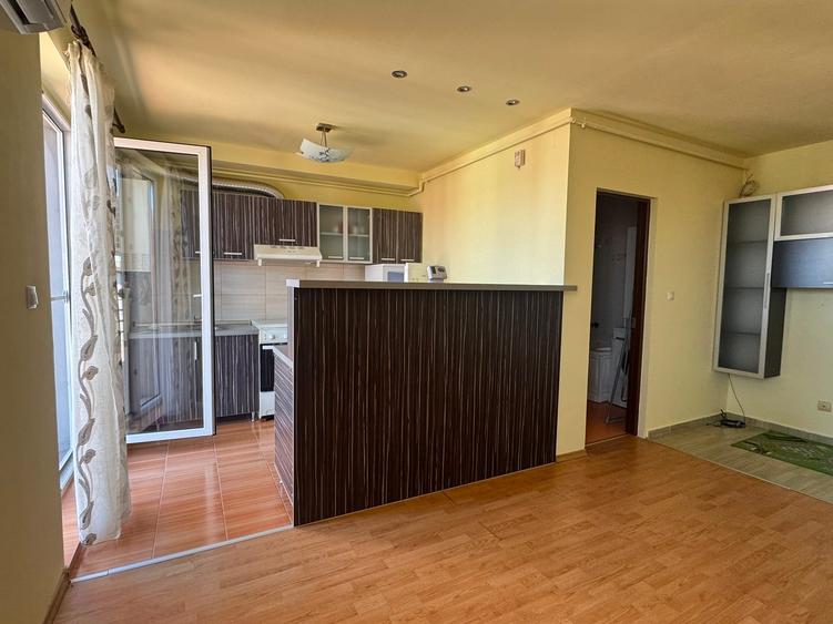 Apartament cu 2 camere semidecomandat în Giroc