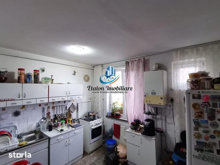 Apartament cu 4 camere semidecomandat în Nord