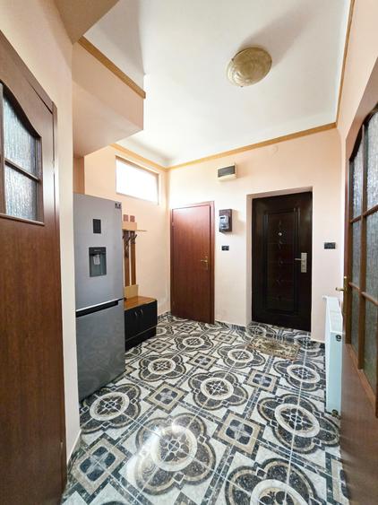 Apartament cu 3 camere în Ultracentral