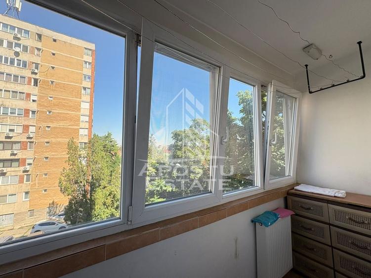 Apartament cu 2 camere decomandat, mobilat în Dacia