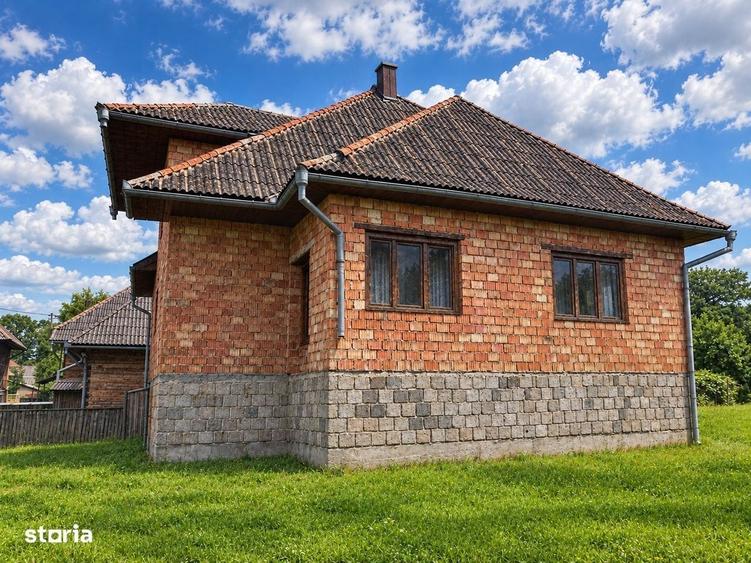 Casă cu 4 camere în Călinești