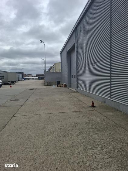 Spațiu comercial, de 2,700 mp, în Central