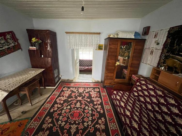 Casă cu 3 camere cu Teren 2600 Mp în Gorban