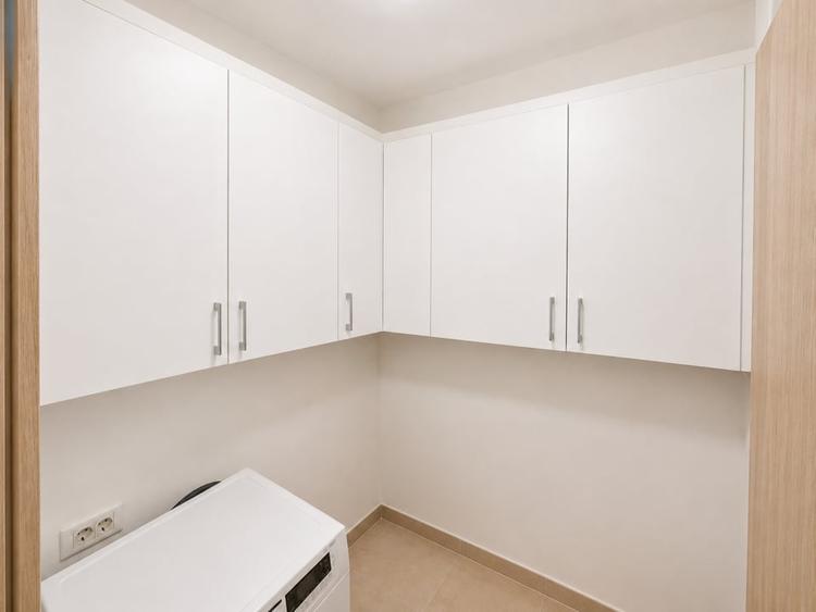 Apartament cu 2 camere decomandat, mobilat în Tractorul