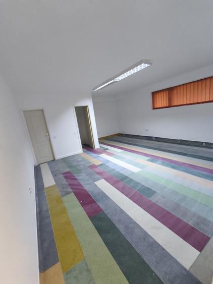 Spațiu comercial, de 85 mp, în Florești