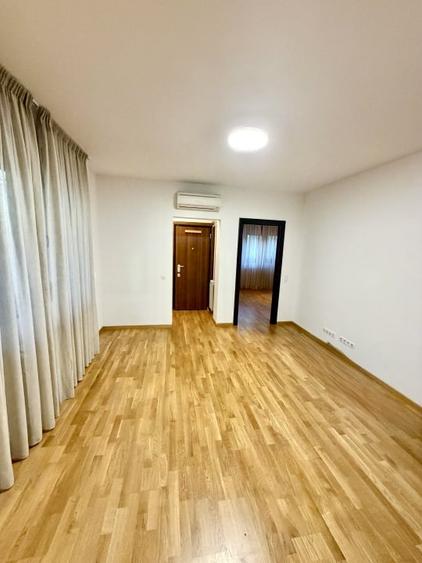 Apartament cu 3 camere decomandat în P-ța Dorobanți