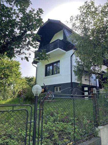 Casă cu 4 camere în Exterior Vest