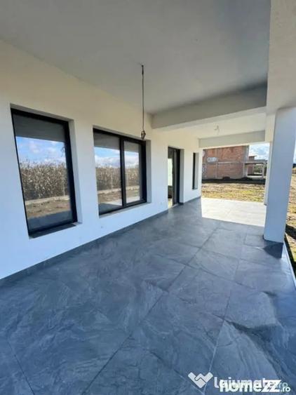 Casă cu 4 camere cu Teren 420 Mp în Săsar