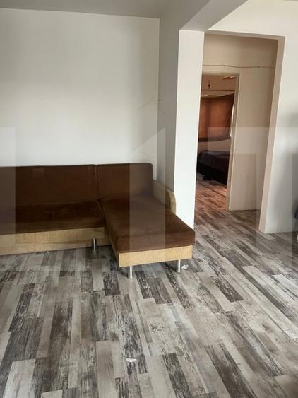 Casă individuală cu 10 camere cu Canalizare în Fratelia