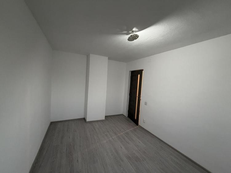 Apartament cu 3 camere în Aghireșu
