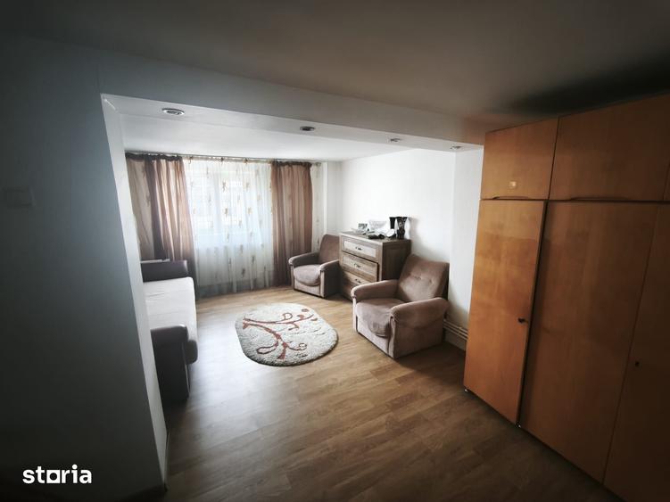 Casă cu 3 camere cu Teren 210 Mp în Est