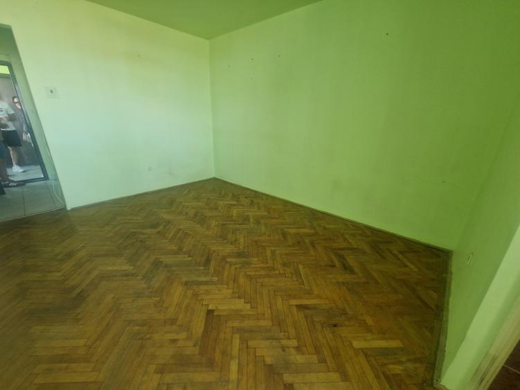 Garsonieră semidecomandată în Take Ionescu