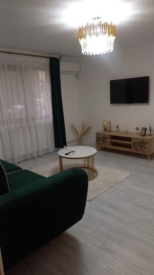 Apartament cu 2 camere semidecomandat în Micro 3