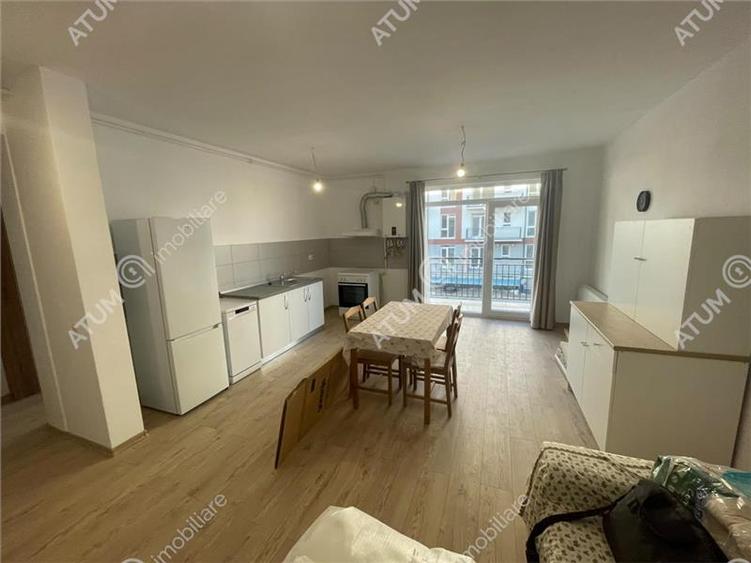Apartament cu 2 camere semidecomandat, mobilat în Exterior Vest